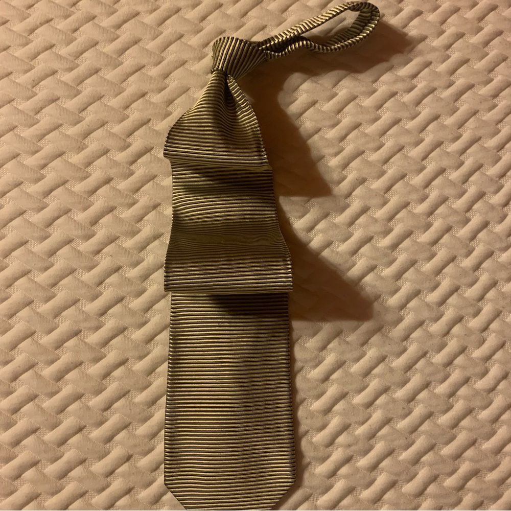 Bachrach Men’s Fashion Dress Necktie in Horizontal Gold & Black